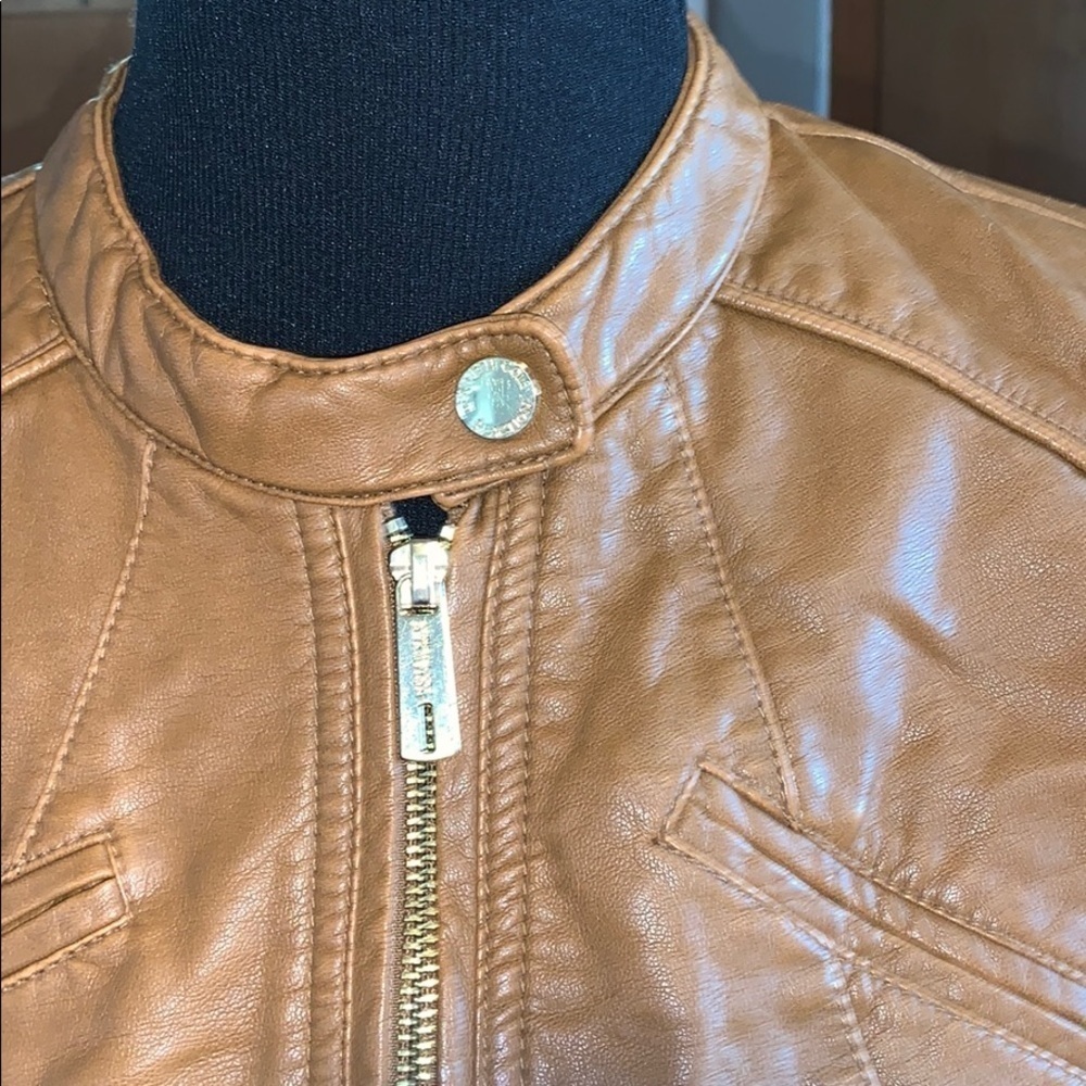 Kenneth Cole reaction tan bomber jacket - Picture 3 of 8